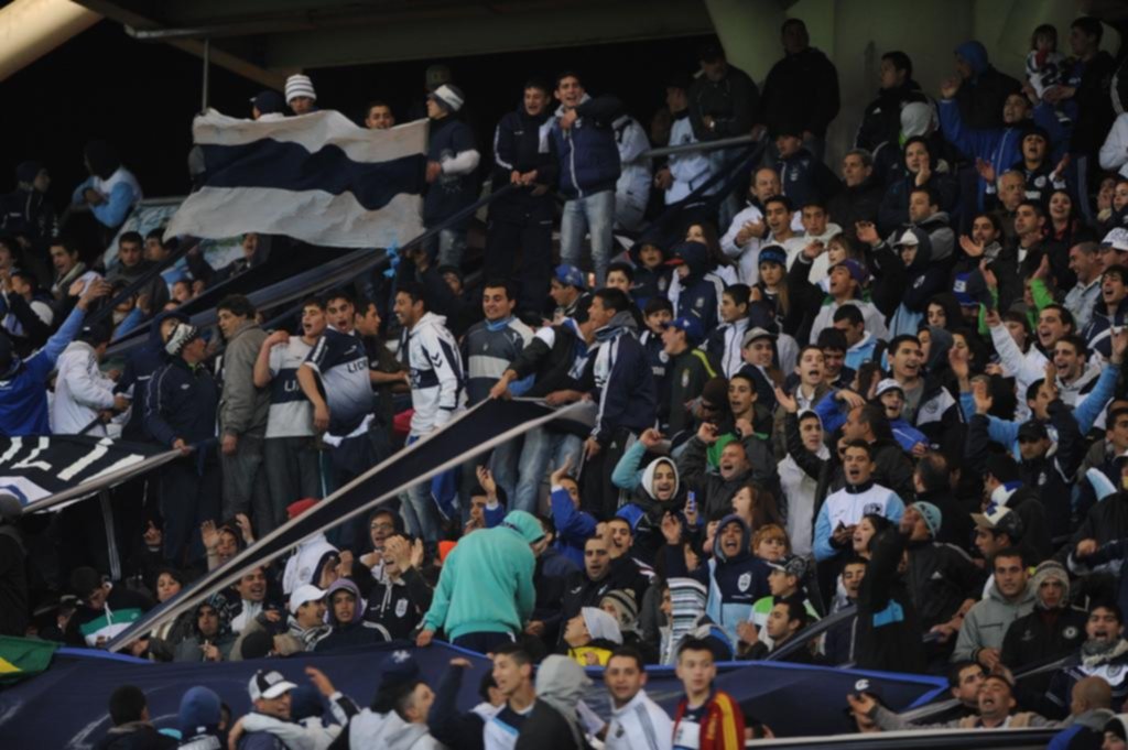 El debate interno en Gimnasia tras definir que jugará en el Único y sólo con socios