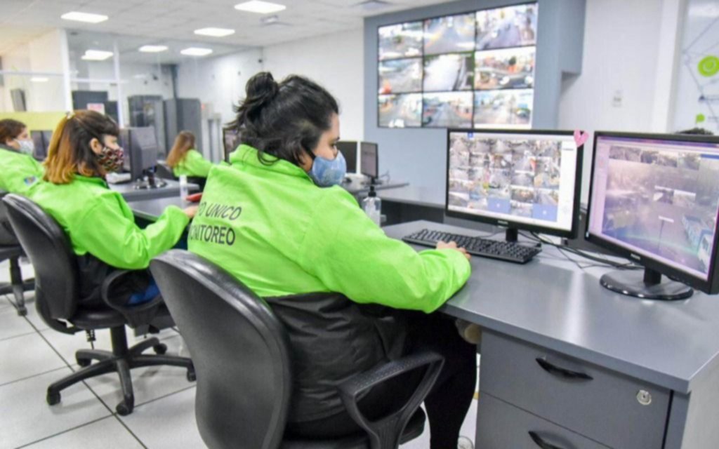  Tres personas fueron aprehendidas por las cámaras de seguridad 