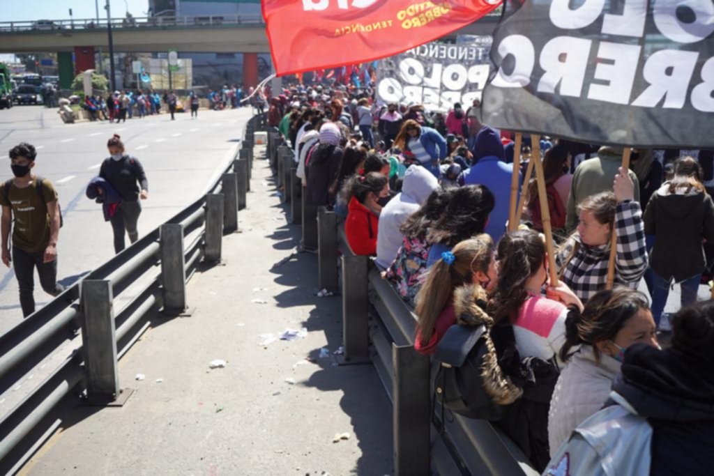 Un acto con Alberto F. mientras crece en la calle el reclamo piquetero
