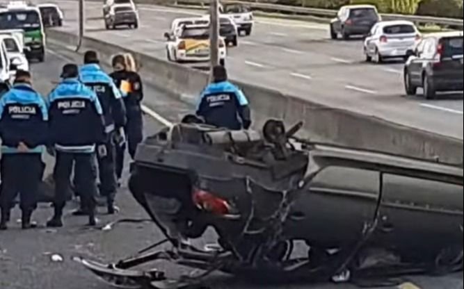 Se normaliza la circulación en la Autopista tras vuelco fatal