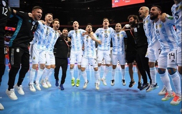 El apoyo y el aliento de la Selección mayor al equipo argentino de futsal