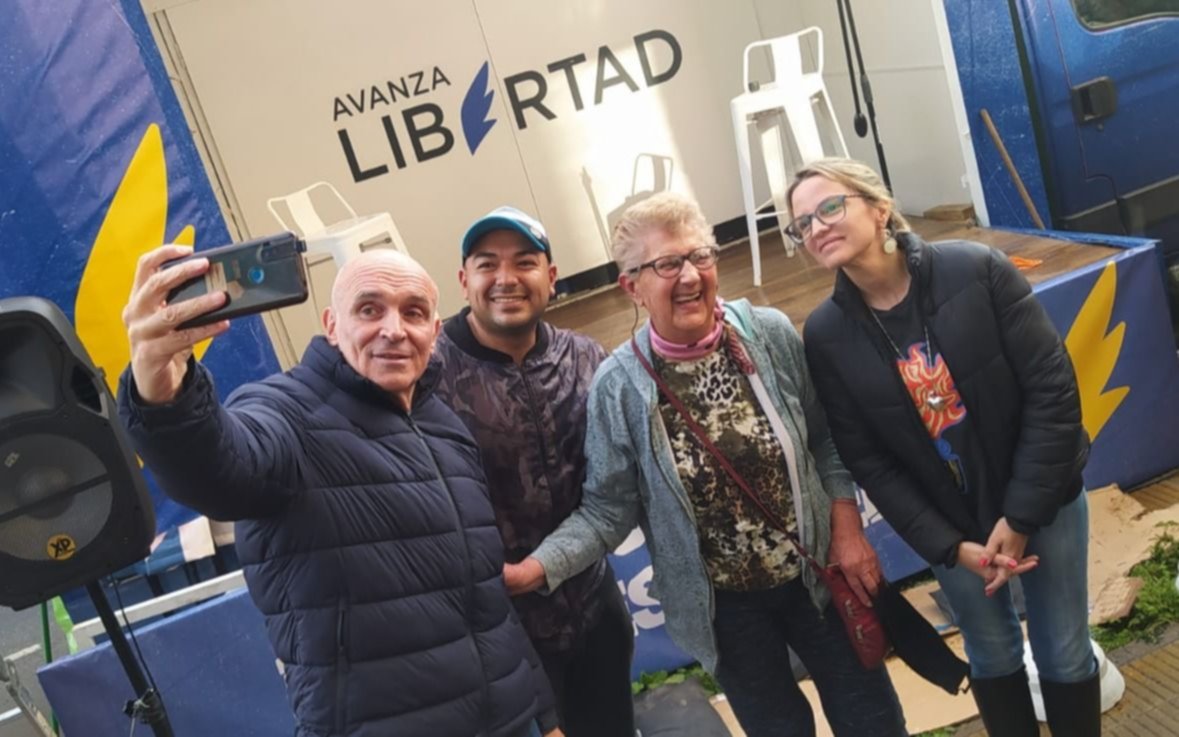Espert y Piparo lanzaron la campaña desde La Plata: "Es fundamental que haya un bloque liberal"
