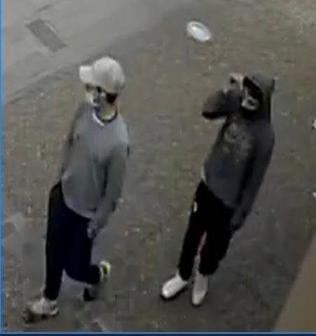 Le puso el cuchillo en la garganta para asaltarla