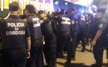 Copa Argentina: heridos y detenidos por un choque entre hinchas de Banfield y la Policía de Córdoba