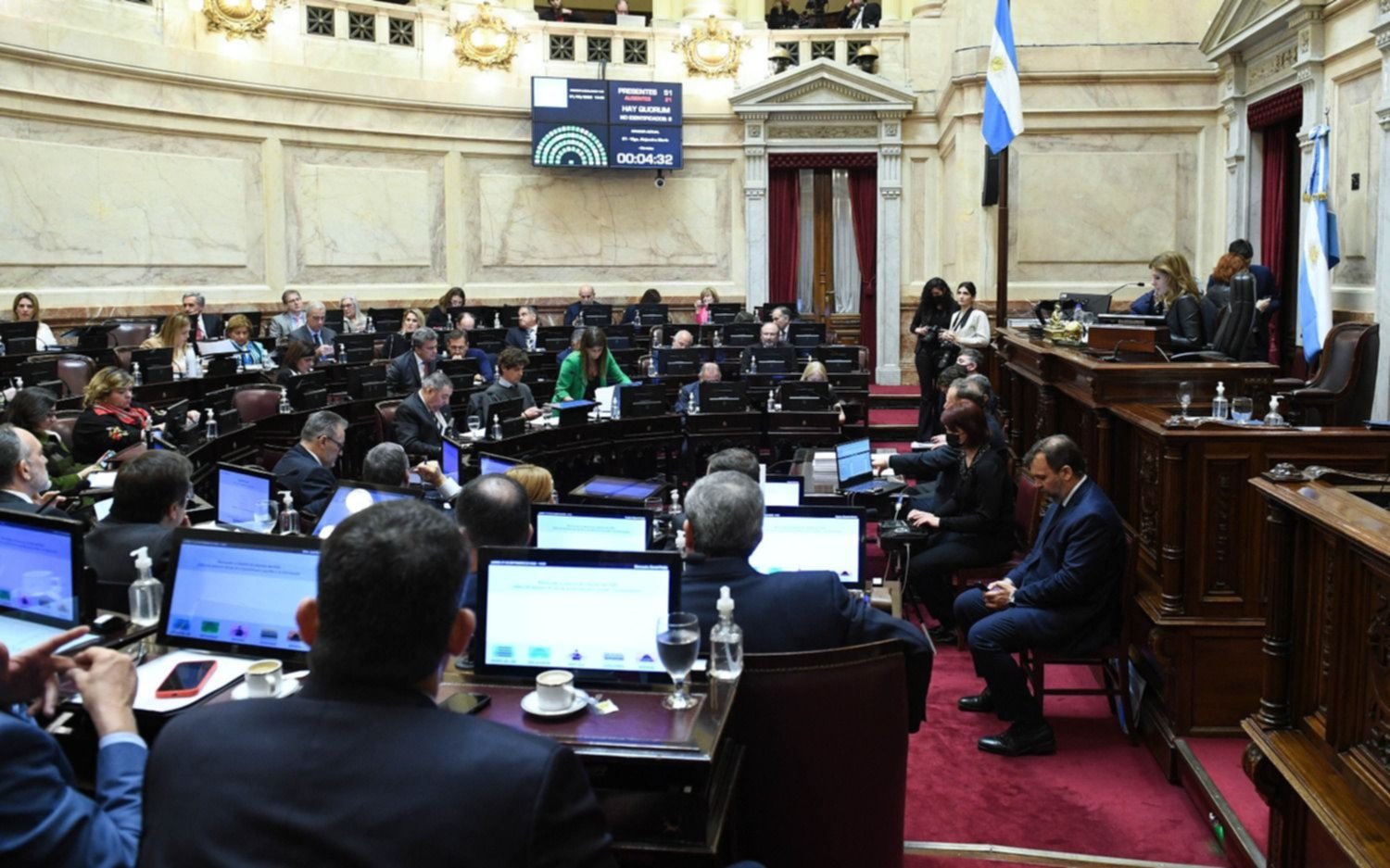 Sesión caliente en el Senado: ya sin Cristina Kirchner en el recinto, hubo fuertes cruces
