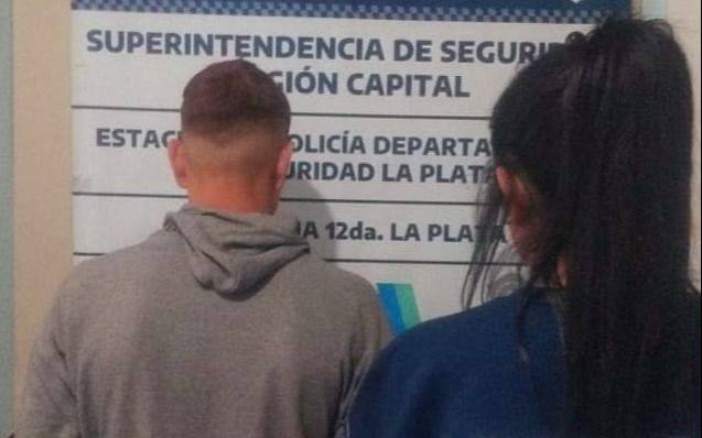Piedrazos en la casa de un acusado de abusar a su sobrinita de tres años en Villa Elisa