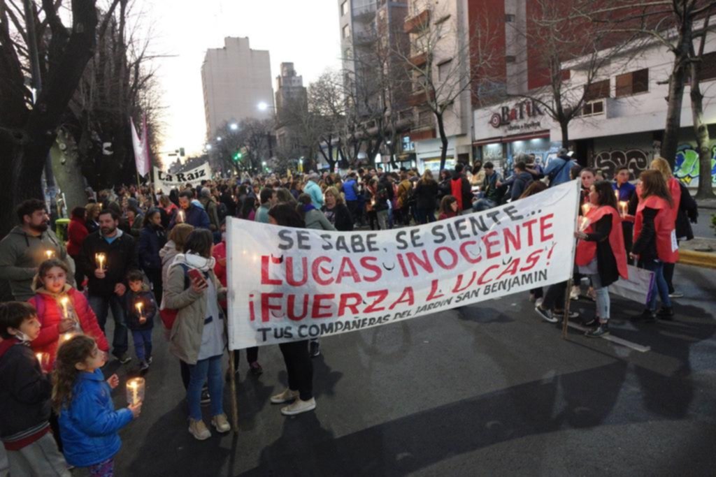 Marcha de antorchas a favor de Lucas Puig, con un reclamo contundente