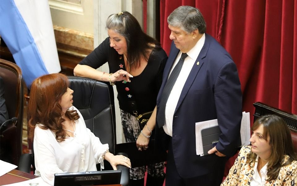 Insólito pedido: un senador oficialista pidió frenar el juicio de Vialidad para que “exista paz social”