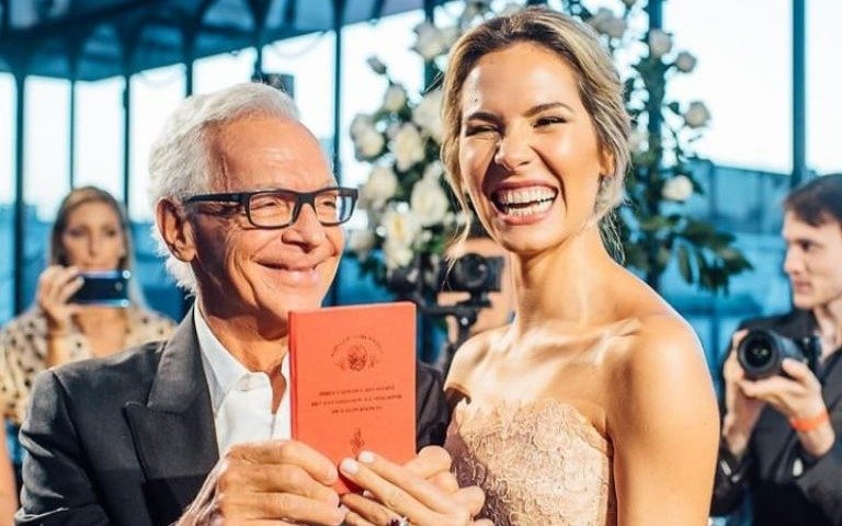 Elina Constatini, la joven esposa del millonario argentino: "Me comuniqué con un extraterrestre"