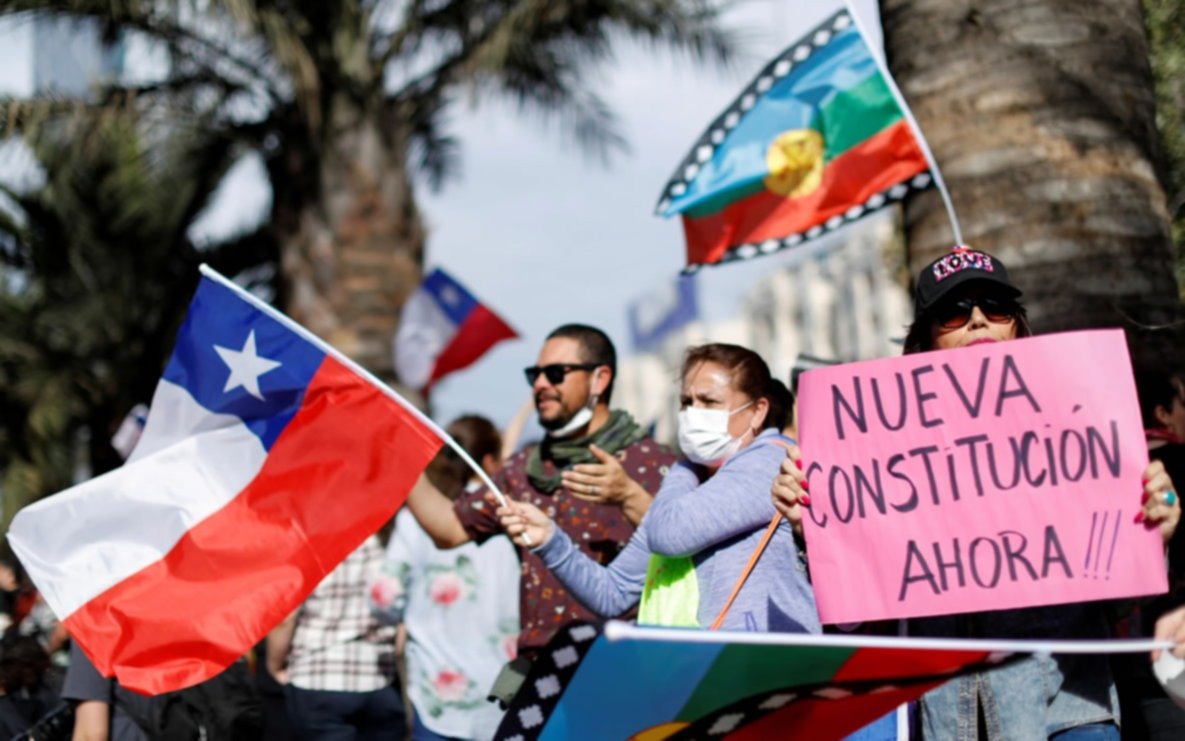 Chile a las urnas: el plebiscito para la nueva constitución ya comenzó su recuento