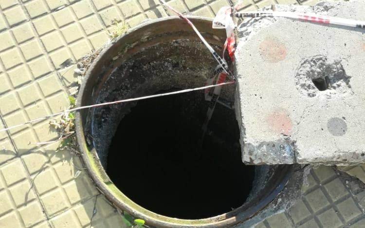 Una boca de alcantarilla destapada, genera preocupación en 36 y 28
