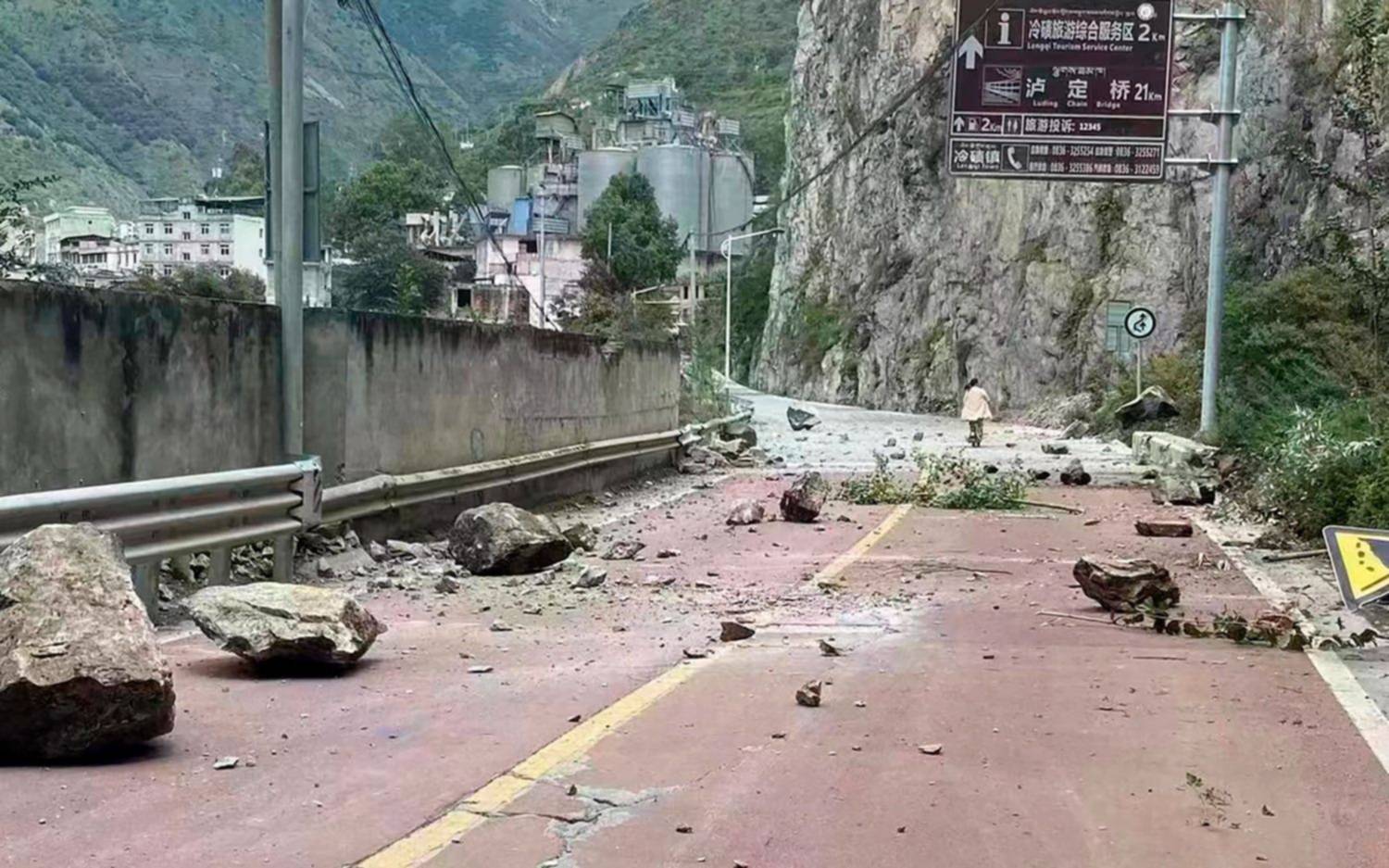 Al menos 21 muertos por un fuerte sismo en el suroeste de China
