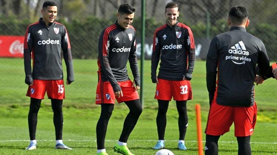 Solari con un pie afuera en River