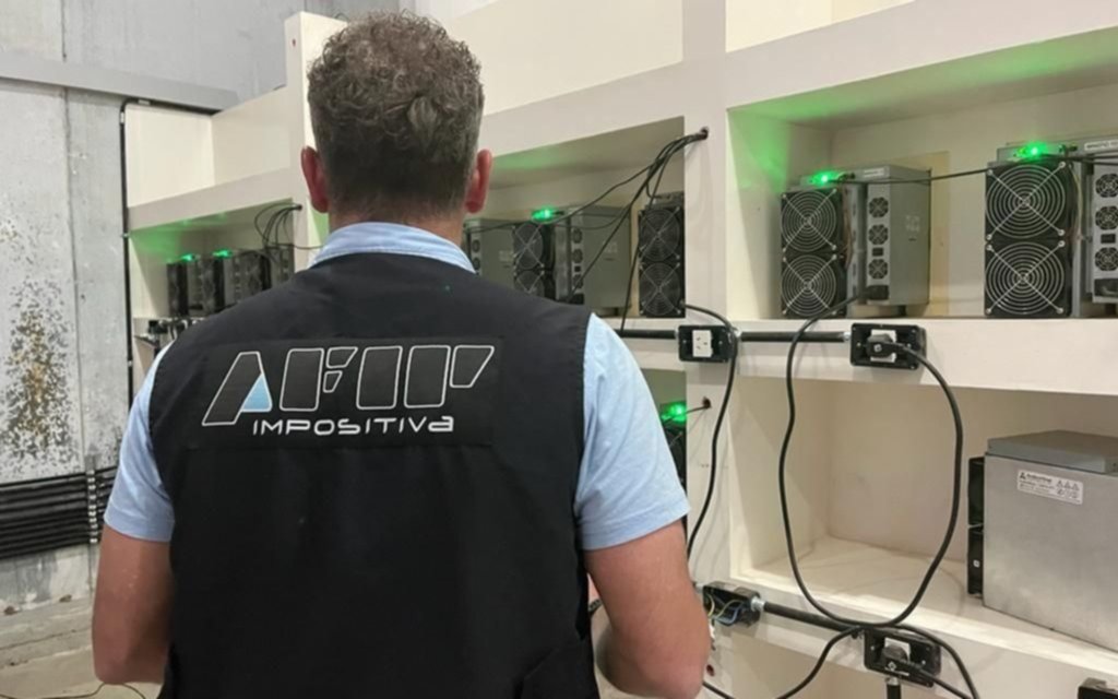 Descubren otra granja clandestina de criptomonedas