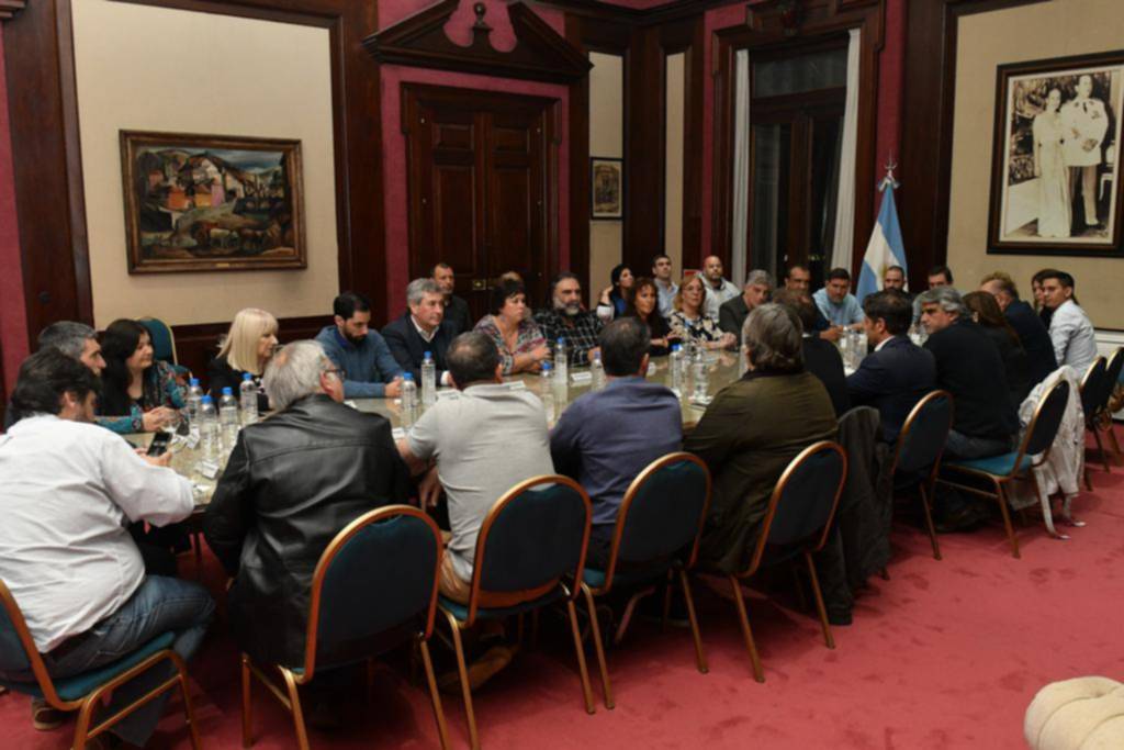 De cuánto es y cuándo se paga el aumento salarial que la Provincia dará a estatales y jubilados