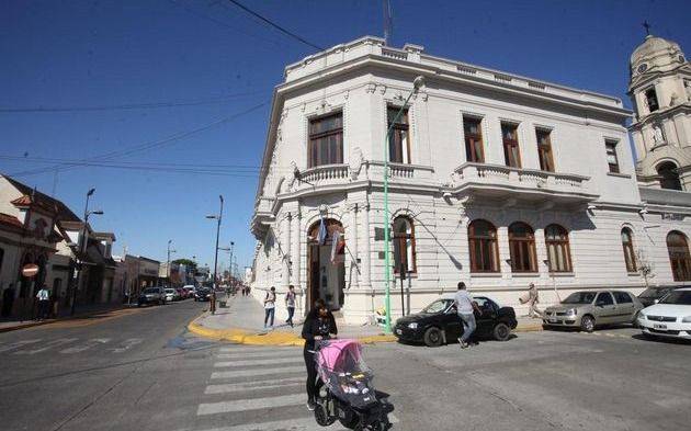 Acuerdan aumento de salarios para los empleados municipales de Ensenada