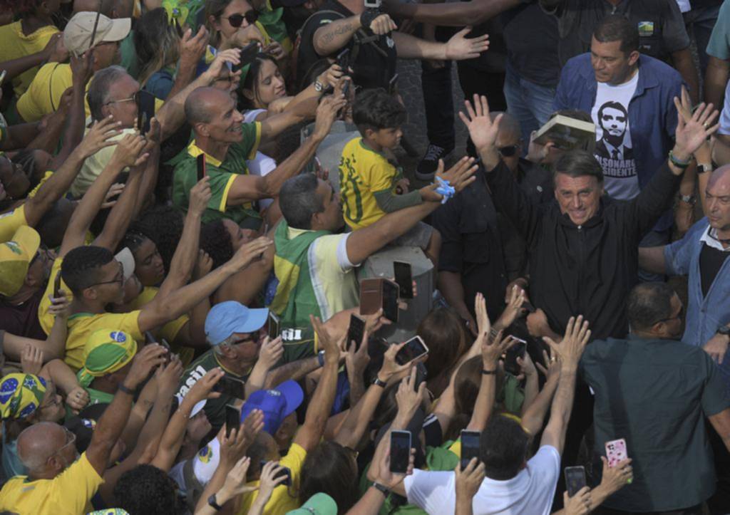 Bolsonaro convierte al Bicentenario en un acto de campaña presidencial