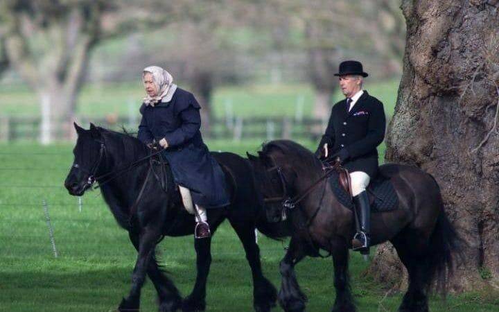 El día que a los 94 años apareció montando un caballo, su gran pasión