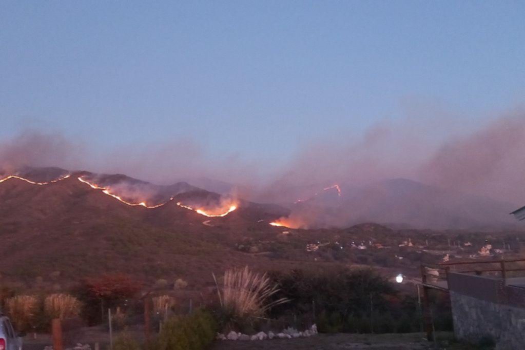 Se sumó un nuevo foco de incendio en Córdoba y siguen cortadas las rutas