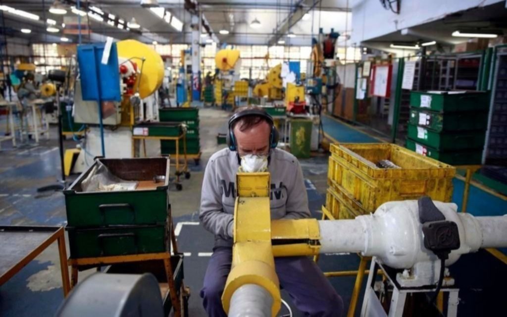 Reclamo y críticas de las PyMES a la prórroga de las restricciones para importar insumos