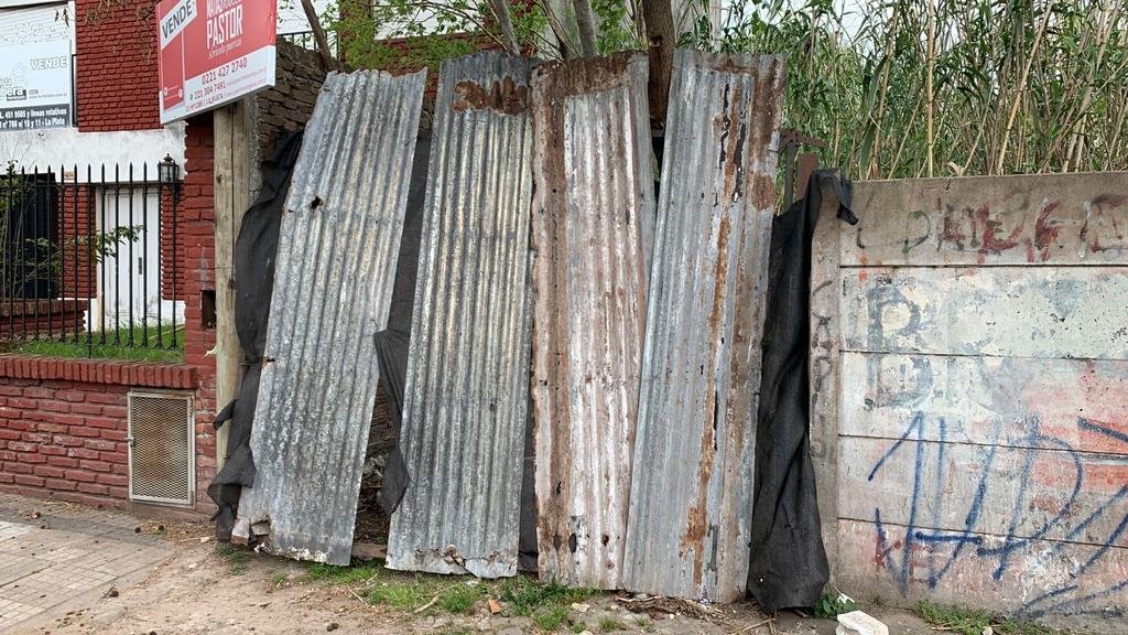 Advierten por el mal estado de un portón en La Loma