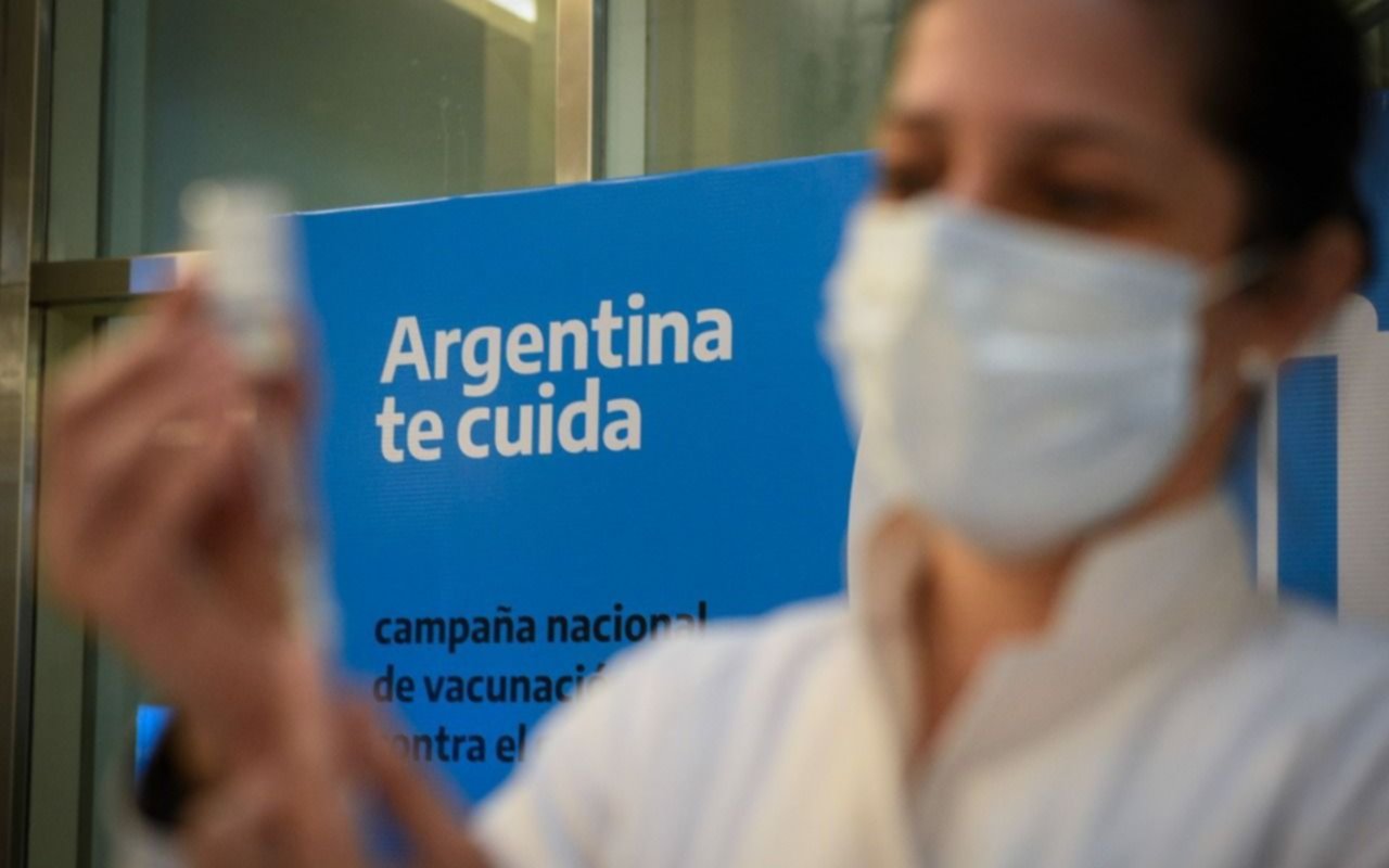 Contagios en retroceso en la Argentina: 61 muertes y 7.902 casos de COVID en la última semana