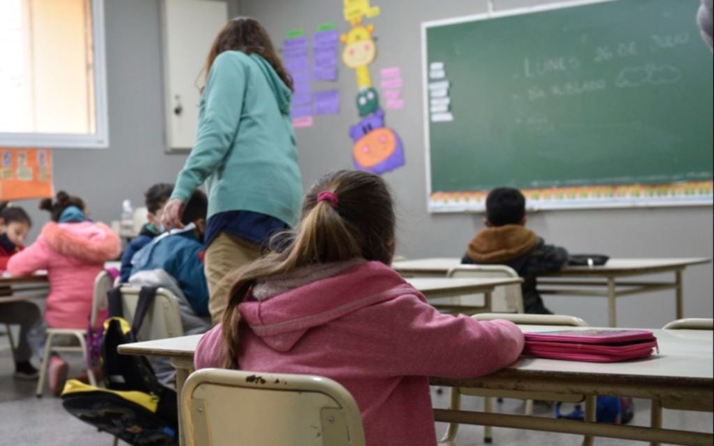 Un sector de docentes de escuelas provinciales convocaron a un paro: ¿afecta a La Plata?