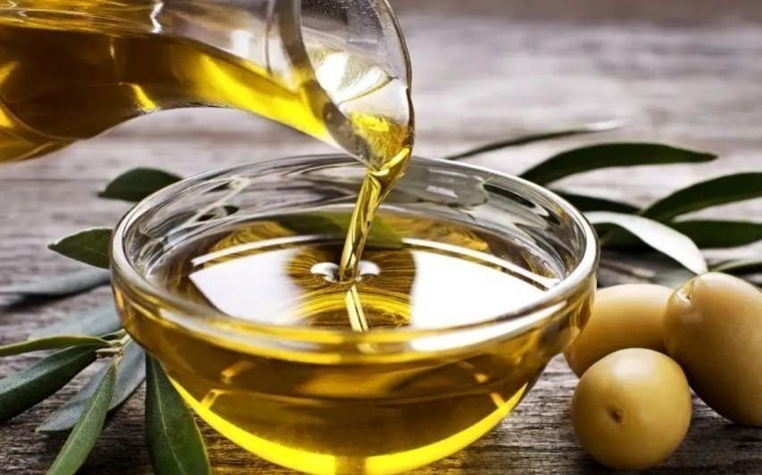 Declaran ilegal y prohíben la venta de un aceite de oliva