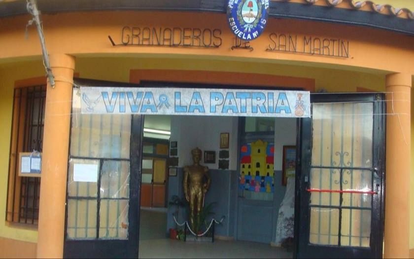 Robaron 15 notebooks en una escuela de Quilmes 