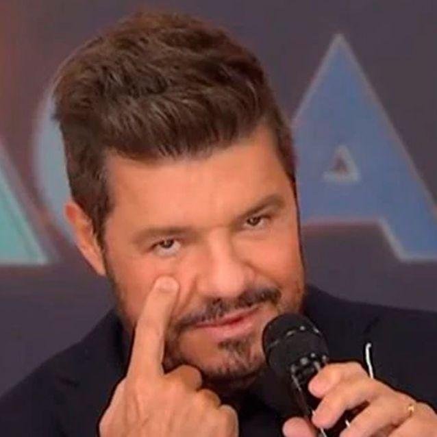Tinelli casi compra figuritas a 2 mil pesos cada una