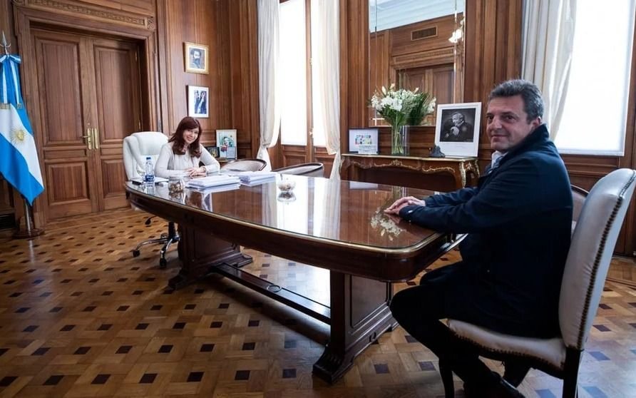 Cristina Kirchner y Sergio Massa se reunieron en el Senado