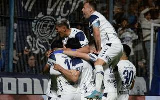 ¡Gritalo, Tripero, gritalo!... Reviví los goles de la victoria de Gimnasia ante Arsenal por 2 a 0