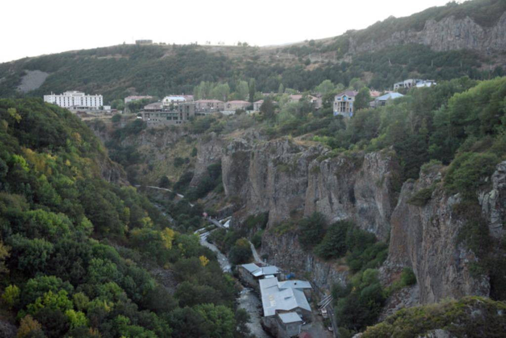 Otra guerra que inquieta: choques y muertes entre Armenia y Azerbaiyán