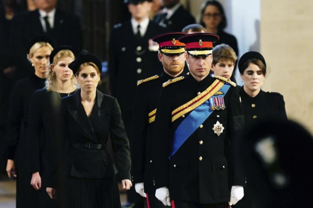 La muerte de Isabel II: diez días para los libros de Historia