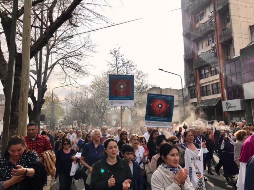 Corpus Christi reunió a una multitud en la calle