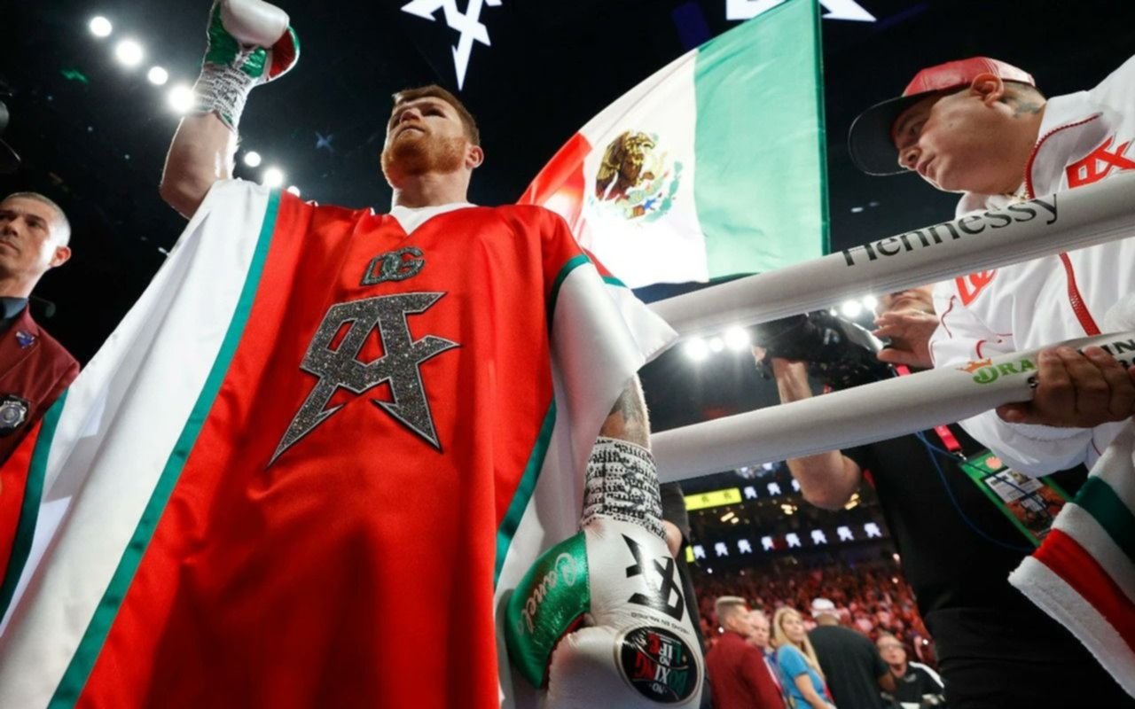 "Canelo" Álvarez confirma su reinado en el peso supermediano con victoria unánime ante Golovkin
