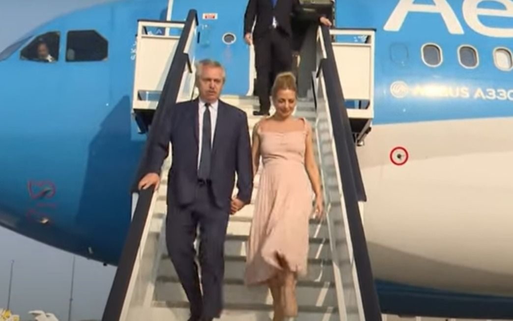 A. Fernández llegó a Nueva York y ante la ONU condenará el atentado contra Cristina