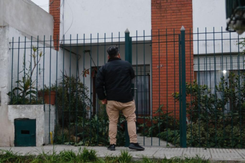 Salvaje entradera en La Plata: lo golpean y huyen con sus ahorros y su auto