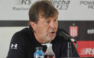 Conferencia "caliente" de Zielinski: "No tengo dudas que vamos a clasificar a una Copa"