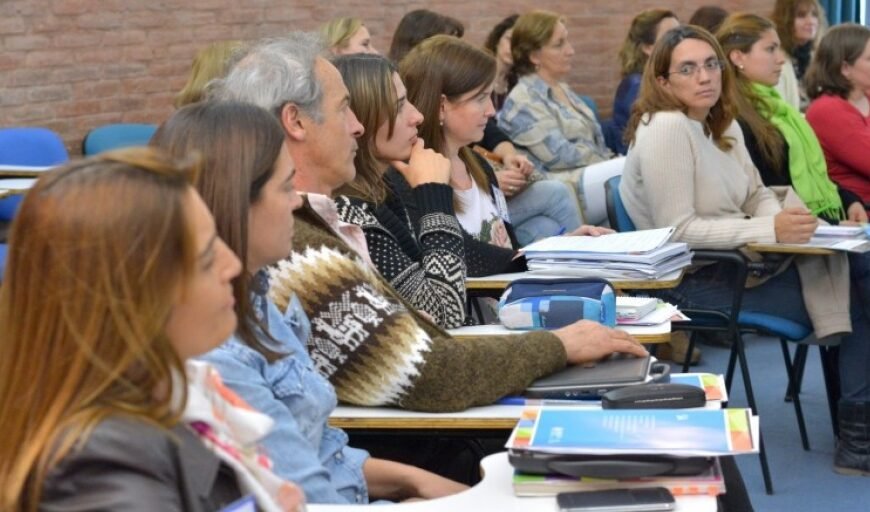 Ya se encuentra abierta la inscripción a la docencia en colegios de la UNLP: cómo anotarse