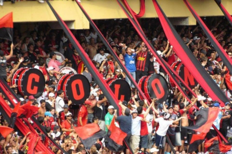 Barras de Colón fueron a la práctica del plantel