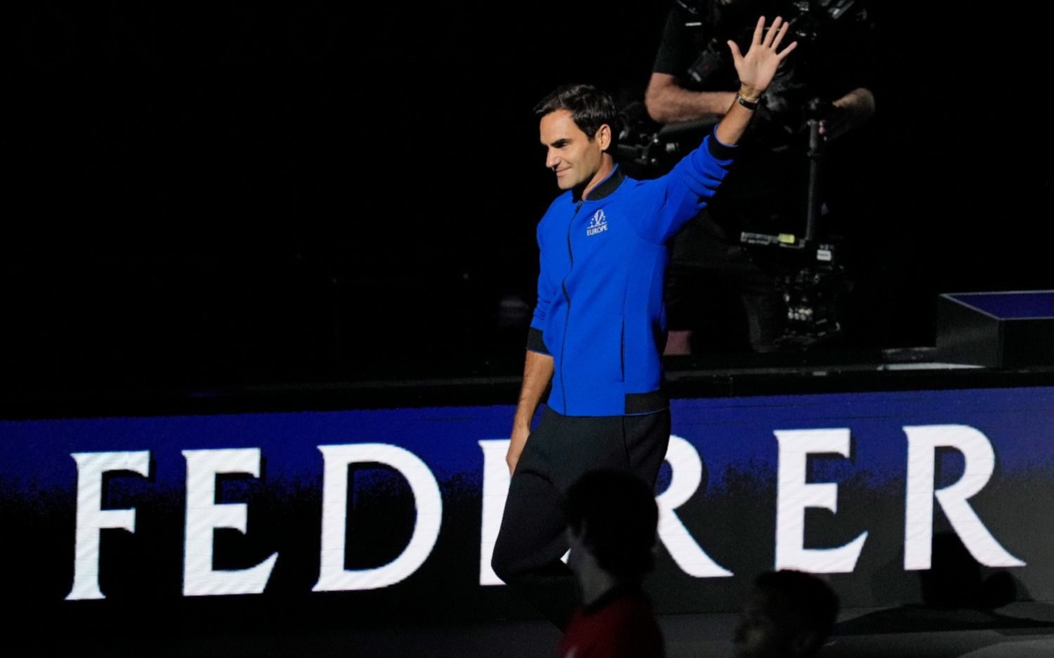 El legendario Roger Federer le dijo adiós al tenis entre ovación, lágrimas y emoción