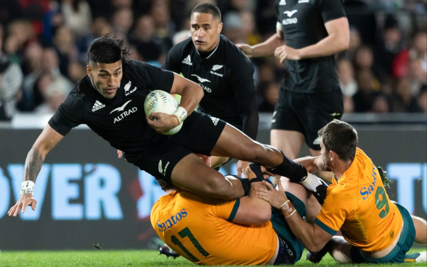 Los All Blacks apabullaron a Australia y harán fuerza por Los Pumas para ser campeones
