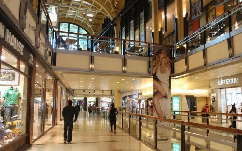Día del Empleado de Comercio: no abren grandes supermercados, paseos comerciales ni locales