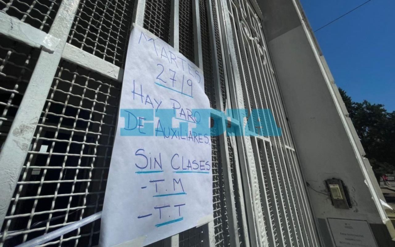 Escuelas sin clases en La Plata: se siente con fuerza el paro de auxiliares