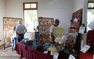 "Expo de los ferreteros", el museo de herramientas antiguas que convoca a varias generaciones