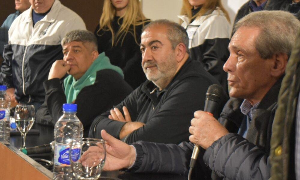 Una cena que casi quiebra la CGT: Moyano amagó con irse pero continuará como triunviro