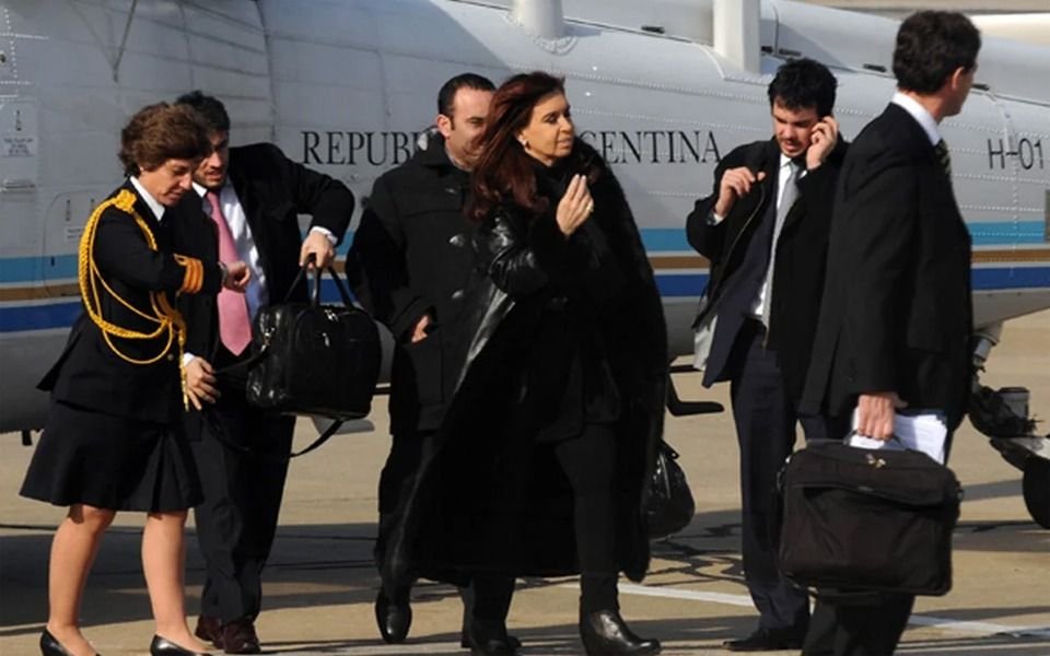 La Justicia confirmó el procesamiento de Cristina Kirchner por el uso de aviones presidenciales para llevar muebles al Sur