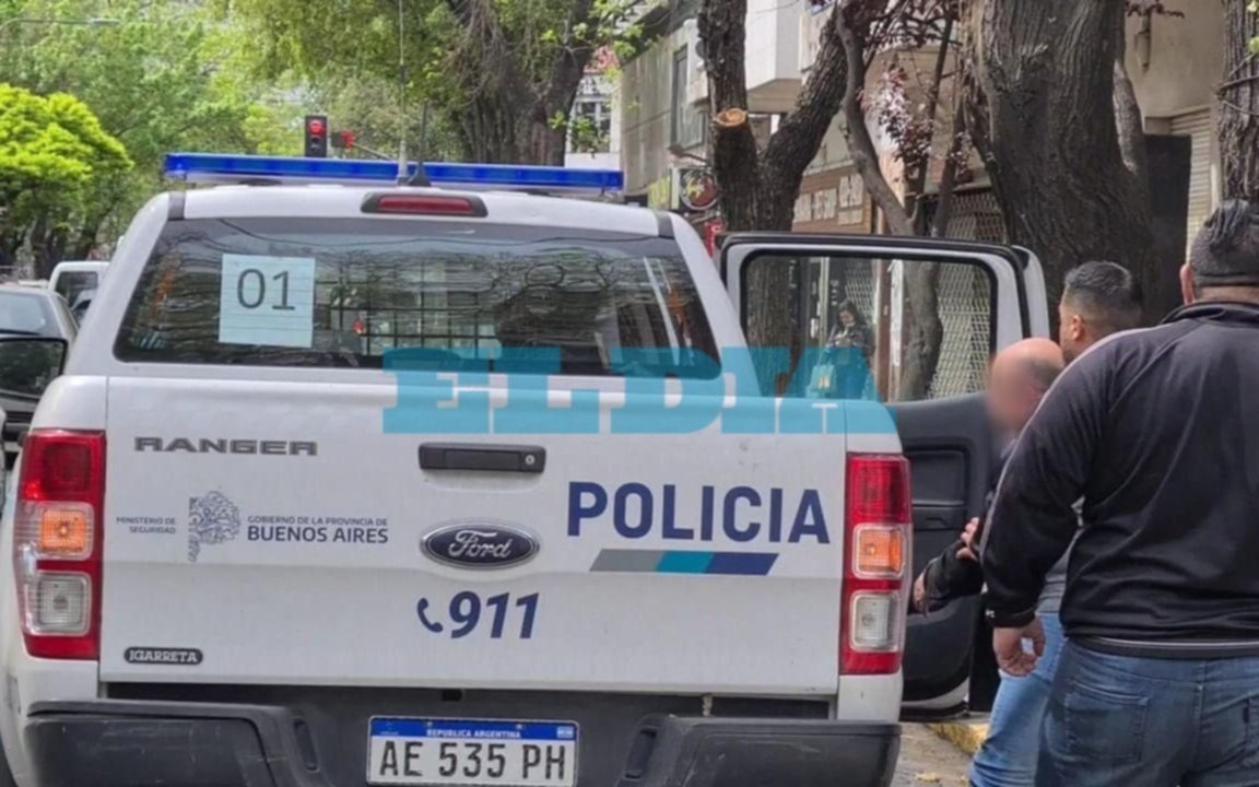 El médico de La Plata detenido por "manosear" a una paciente de 18 años se negó a declarar