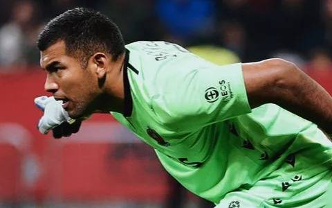 El ex Quilmes Walter Benítez fue citado a la selección